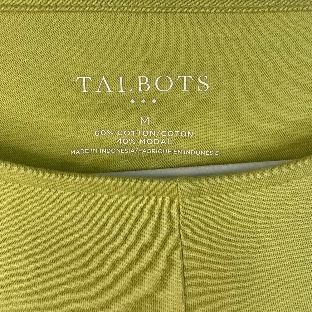 Talbots bright green casual shirt. A great knitted front. Size Medium